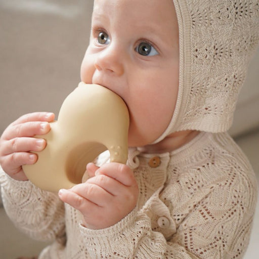 Jouet dentaire en caoutchouc - Boobs - Caramel par Konges Sløjd - Tire-laits et accessoires d'allaitement | Jourès