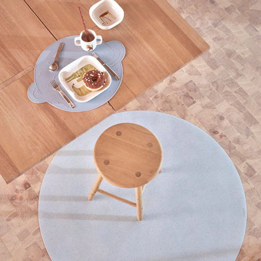 Tapis de chaise Muda - Bleu pâle par OYOY Living Design - Assiettes et bols | Jourès