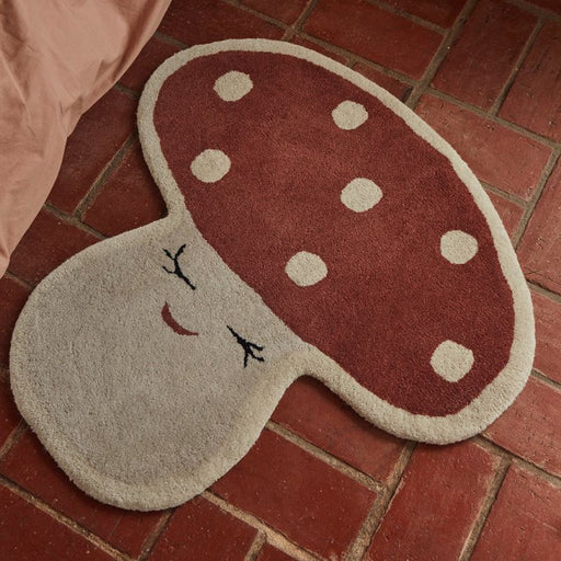 Malle Mushroom Rug - Red par OYOY Living Design - Rugs, Tents & Canopies | Jourès
