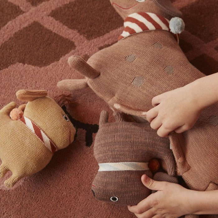 Darling - Mommy Dog Hunsi with Two Puppies par OYOY Living Design - Plush Toys & Rattles | Jourès