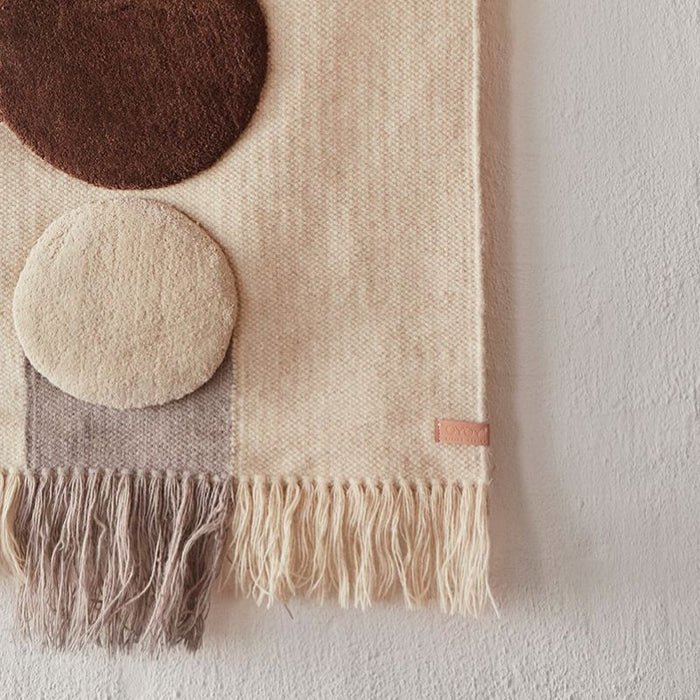 Maru Wall Rug - Brown / Offwhite par OYOY Living Design - Rugs, Tents & Canopies | Jourès