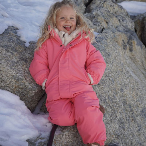 Nohr Snowsuit -  2T to 4T - Strawberry Pink par Konges Sløjd - Winter onesies & Snowsuits | Jourès