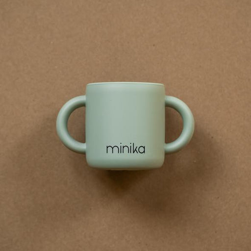 Kids Learning cup with handles - Sage par Minika - Tableware | Jourès