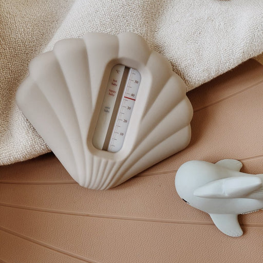 Thermomètre de bain en silicone - Coquillage -  Gris par Konges Sløjd - L'heure du bain | Jourès
