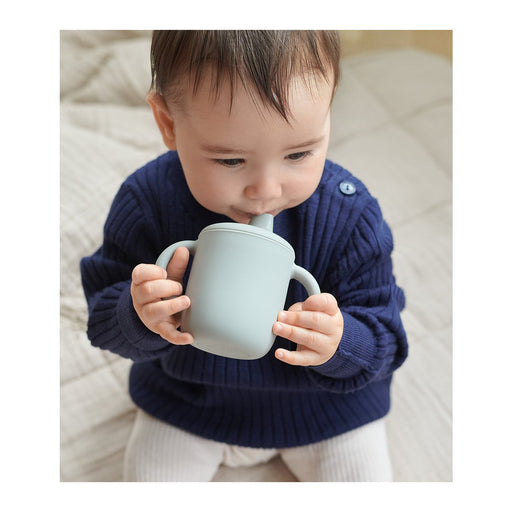 Neil Silicone Sippy Cup - Dove blue par Liewood - Baby Bottles & Mealtime | Jourès