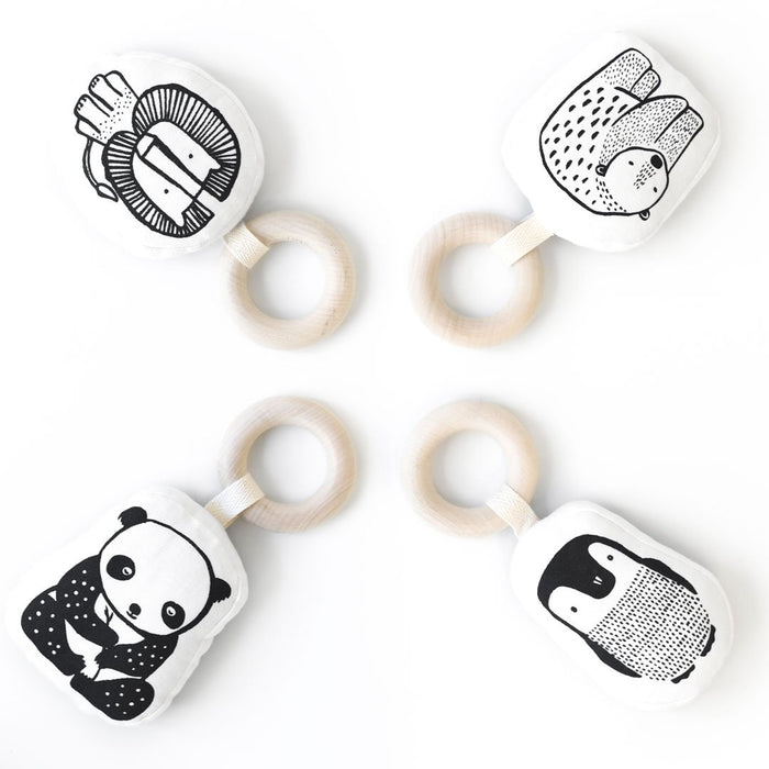 Organic teether with wooden ring - lion par Wee Gallery - The Black & White Collection | Jourès