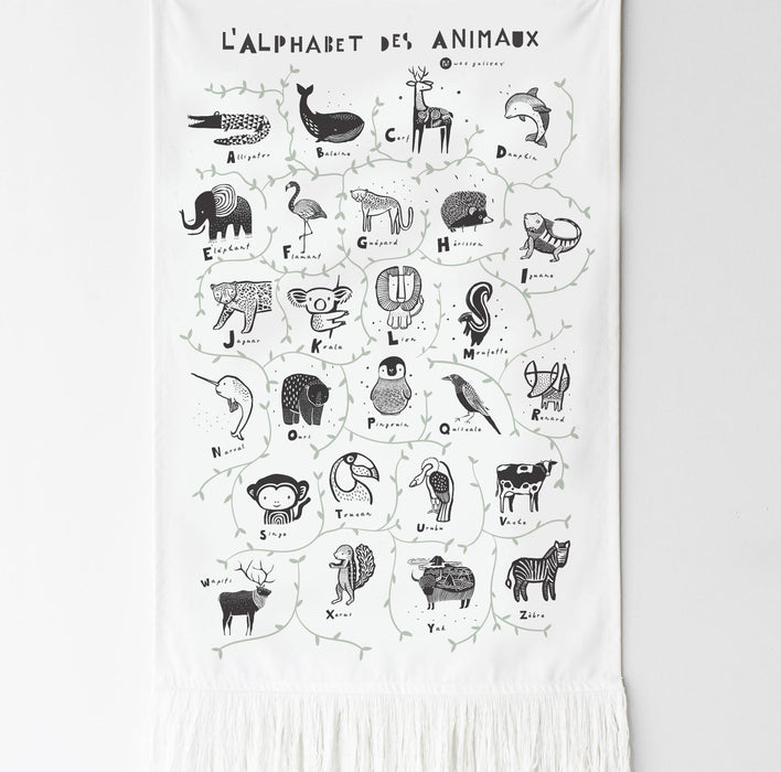 Affiche en coton biologique imprimée - Alphabet des animaux - édition française par Wee Gallery - Maison | Jourès