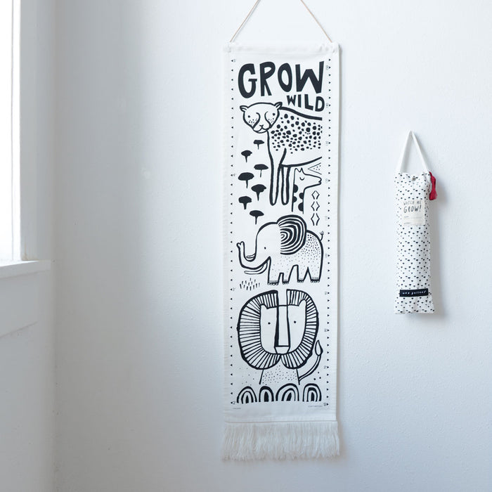 Canvas Growth Chart - Safari par Wee Gallery - Wall Decor | Jourès