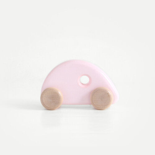 Wooden Car - Pink - Made in Canada par Caribou - Wooden toys | Jourès