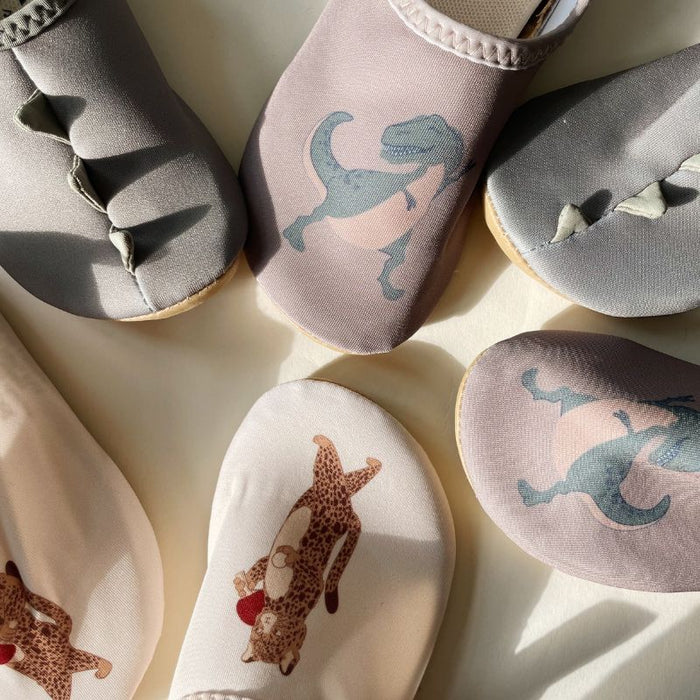 Aster Swim Shoes - Size 22 to 27 - Dino / Overland Trek par Konges Sløjd - Clothing | Jourès