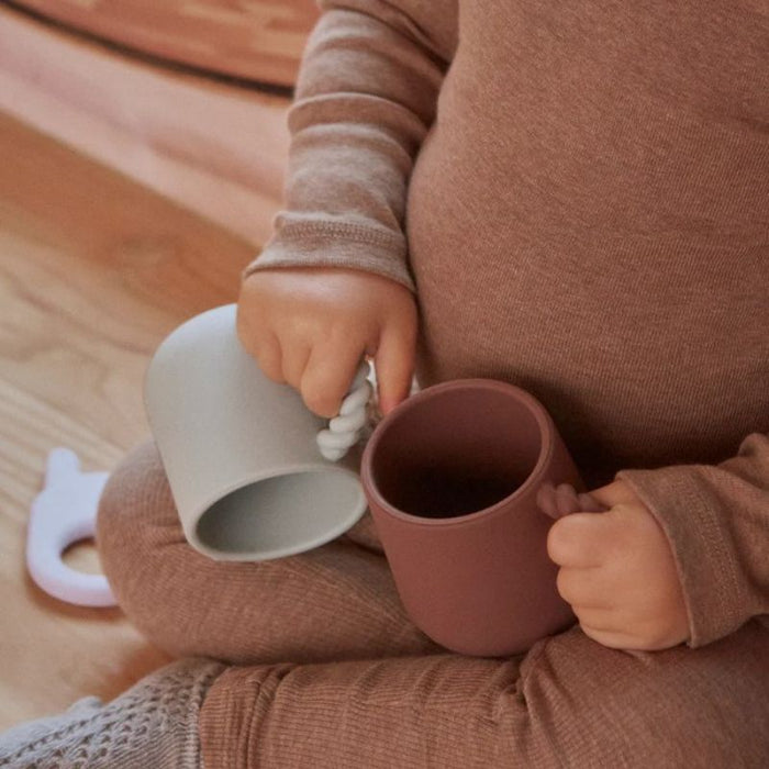 Mellow Cup - Pack of 2 - Choko / Pale mint par OYOY Living Design - OYOY MINI - Baby Bottles & Mealtime | Jourès