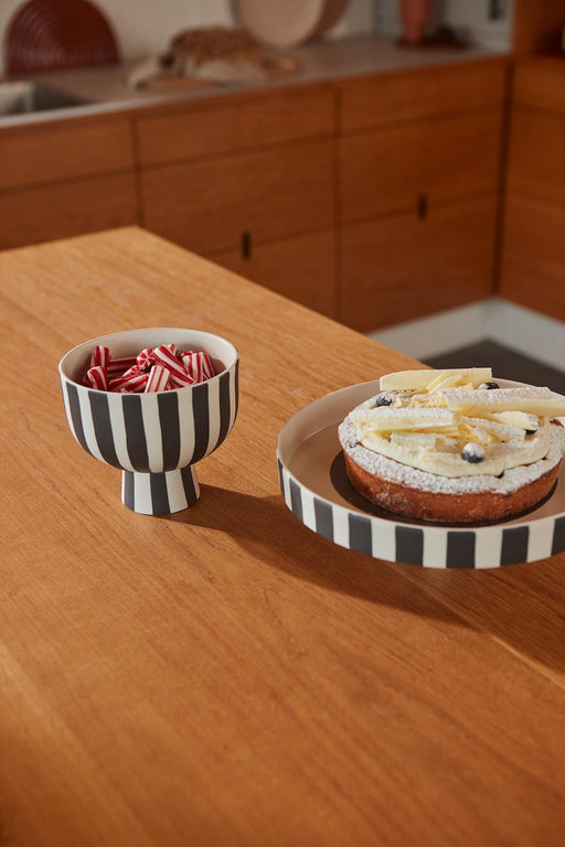 Toppu Bowl - White / Black par OYOY Living Design - Gifts $100 and more | Jourès