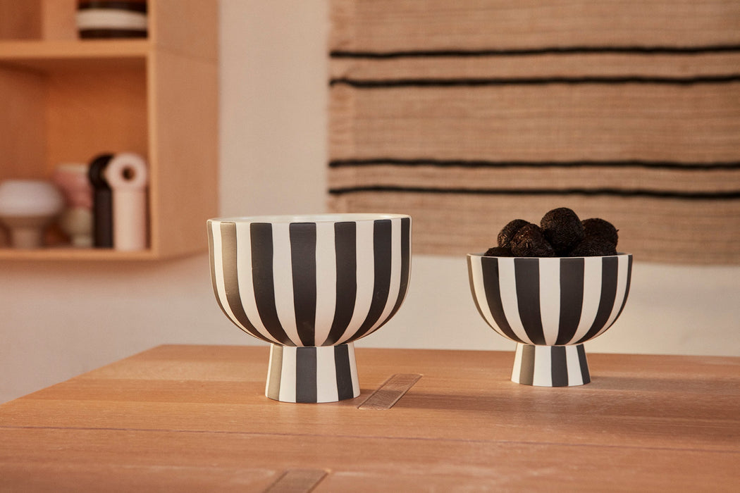 Toppu Bowl - White / Black par OYOY Living Design - $100 et plus | Jourès