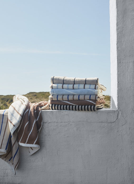 Raita Towel - 50x100 cm - Cloud / Caramel par OYOY Living Design - OYOY Mini | Jourès