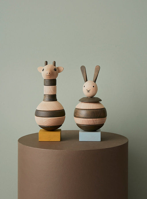 Wooden Stacking Rabbit - Nature / Dark par OYOY Living Design - L' année du lapin | Jourès