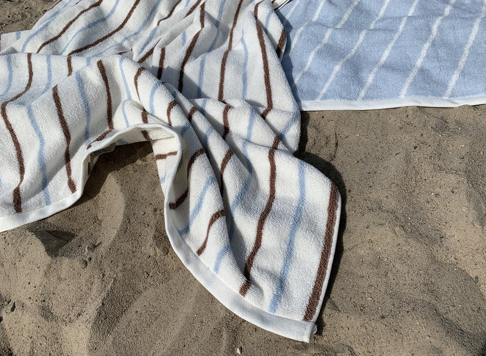 Raita Towel - 100x150 cm - Caramel / Ice Blue par OYOY Living Design - The Canada Day Sale - 15% Off Storewide* | Jourès