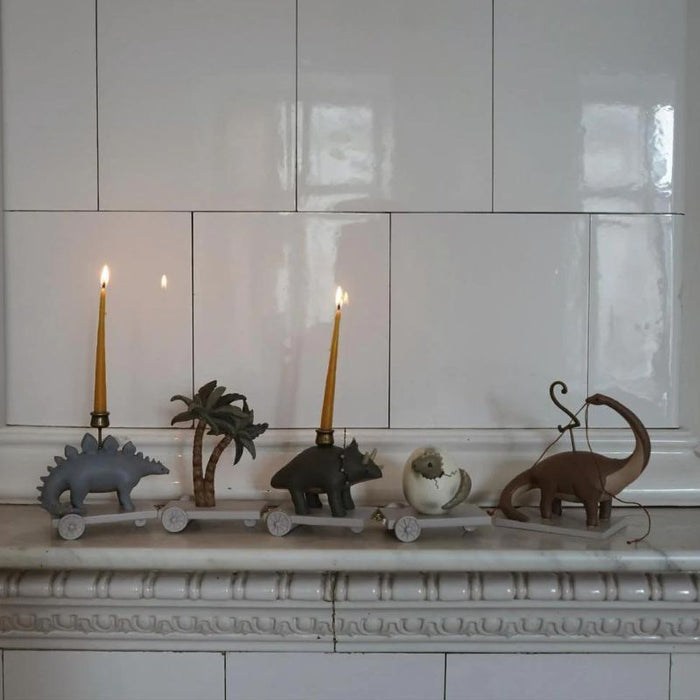 Ceramic Birthday Train Candle Holder - Dinomite par Konges Sløjd - The Dinosaures Collection | Jourès