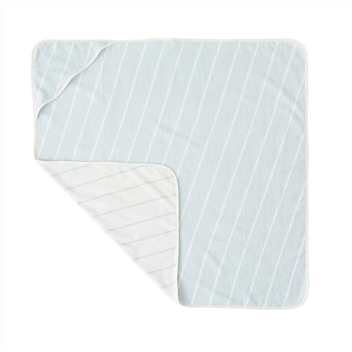 Raita Hooded Towel - Cloud / Ice Blue par OYOY Living Design - OYOY MINI - $100 et plus | Jourès