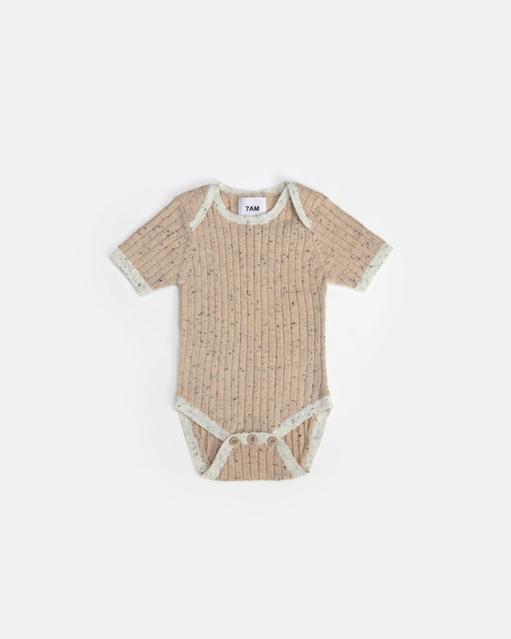 Short Sleeve Bodysuit - Hug Me par 7AM Enfant Canada - Body & Grenouillères | Jourès