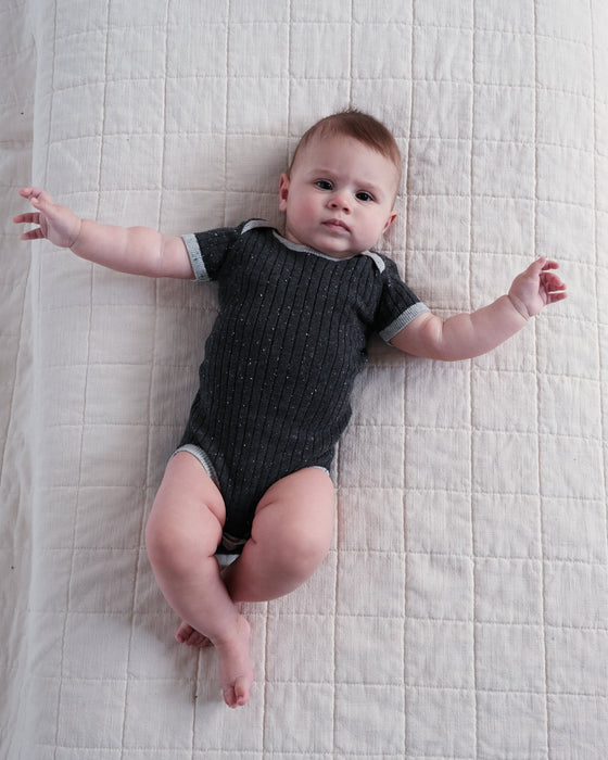 Short Sleeve Bodysuit - Hug Me par 7AM Enfant Canada - The Sun Collection | Jourès