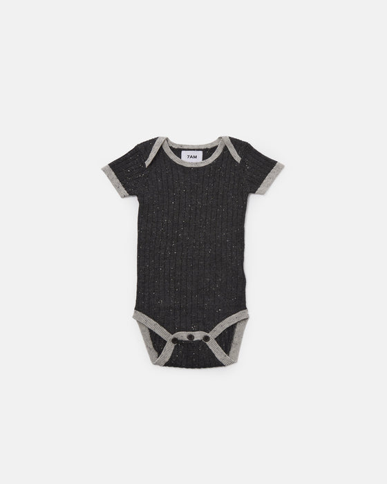 Short Sleeve Bodysuit - Hug Me par 7AM Enfant Canada - The Sun Collection | Jourès