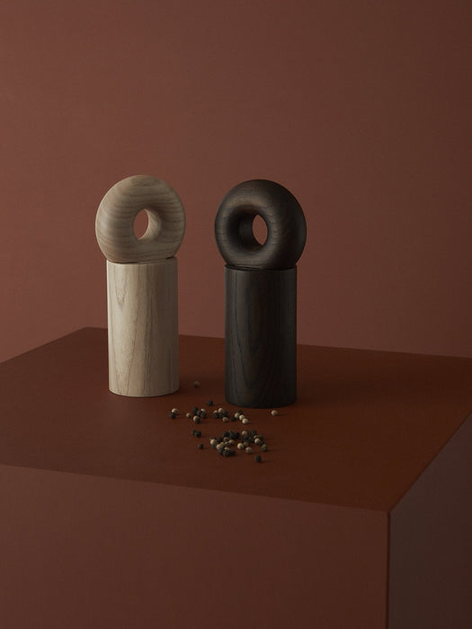 Hoop Mill Grinder par OYOY Living Design - Gifts $100 and more | Jourès