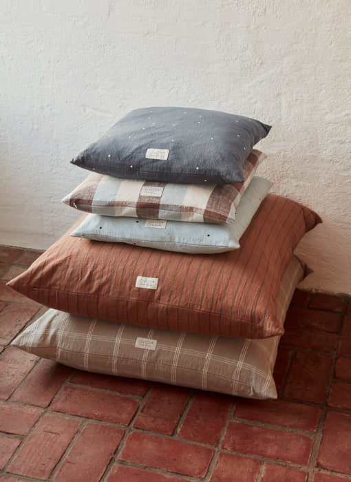 Kyoto Floor Cushion - Dark Caramel par OYOY Living Design - Gifts $100 and more | Jourès