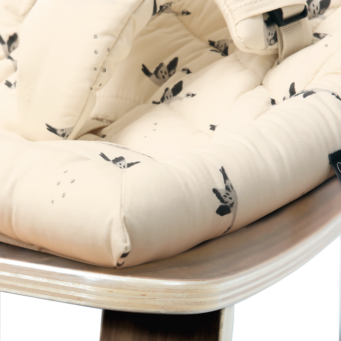LEVO Baby Rocker - Walnut Wood - Goose par Charlie Crane - Mobilier et décoration | Jourès