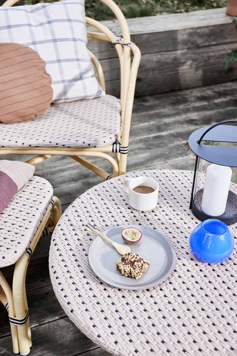 Momi Outdoor Ottoman par OYOY Living Design - $100 et plus | Jourès