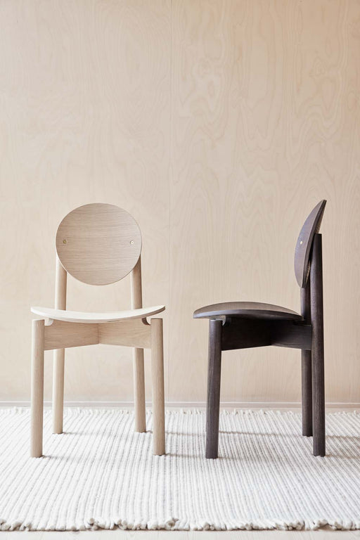 OY Dining Chair par OYOY Living Design - $100 et plus | Jourès