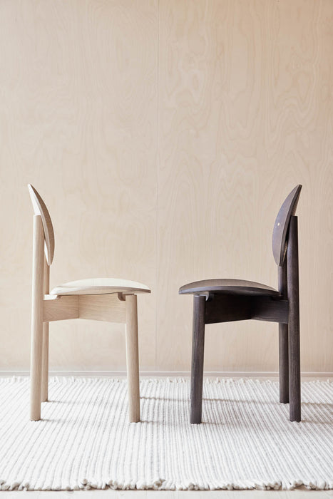 OY Dining Chair par OYOY Living Design - $100 et plus | Jourès