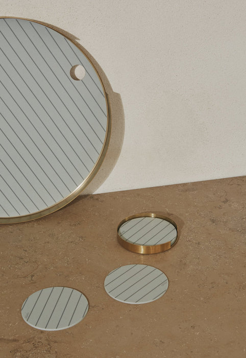 Oka Coaster - Brass par OYOY Living Design - The Canada Day Sale - 15% Off Storewide* | Jourès