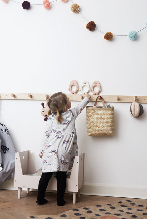 Penguin Baby Teether - Rose par OYOY Living Design - New in | Jourès