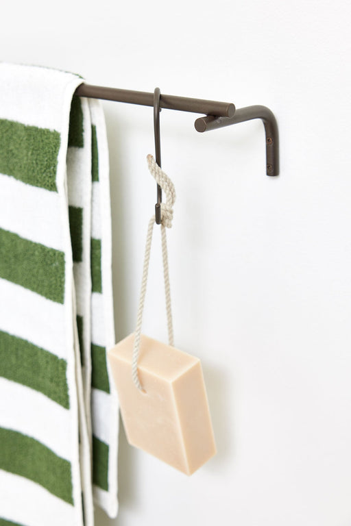 Pieni Towel Rail par OYOY Living Design - The Canada Day Sale - 15% Off Storewide* | Jourès