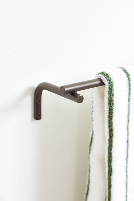 Pieni Towel Rail par OYOY Living Design - The Canada Day Sale - 15% Off Storewide* | Jourès