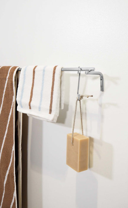 Pieni Towel Rail par OYOY Living Design - The Canada Day Sale - 15% Off Storewide* | Jourès