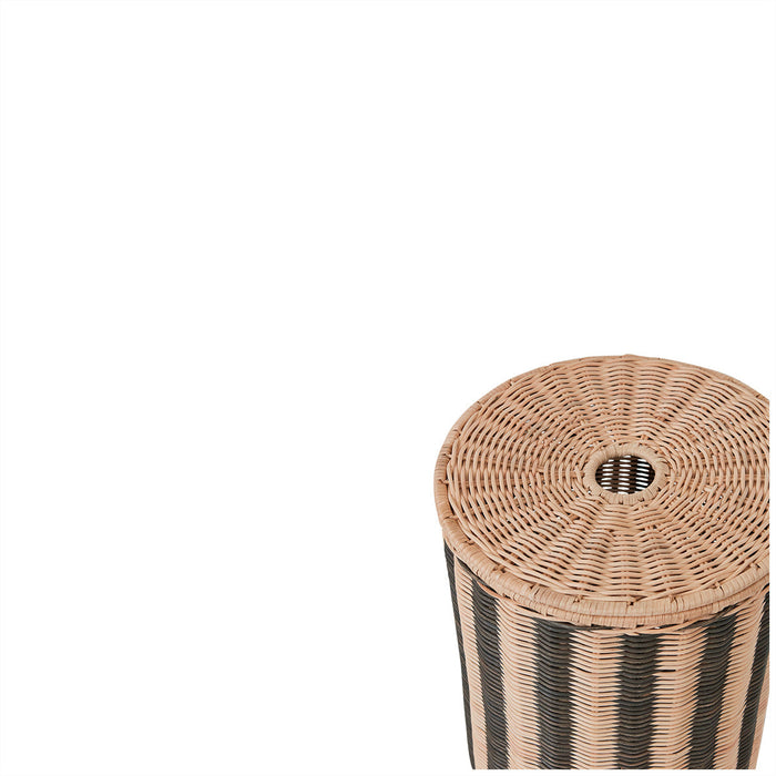 Striped Laundry Bin - Nature / Black par OYOY Living Design - $100 et plus | Jourès