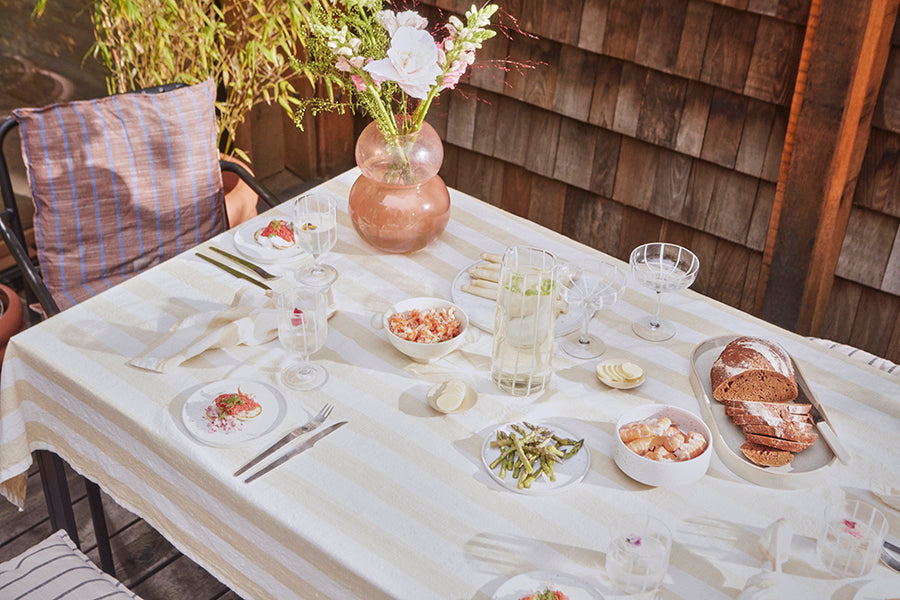 Striped Tablecloth Vanilla - 200x140 cm par OYOY Living Design - $100 et plus | Jourès