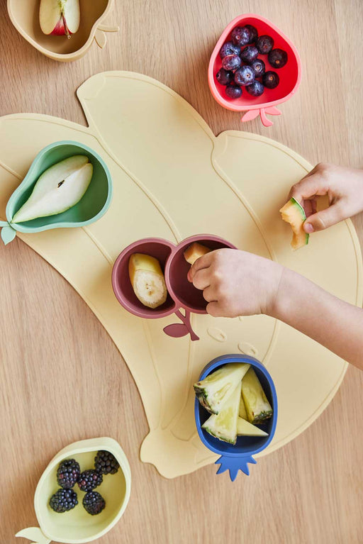 Yummy Pineapple & Apple Snack Bowl par OYOY Living Design - Baby travel essentials | Jourès