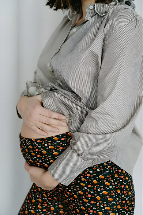 Léandre - Legging de maternité fleuri par Solveig - Nursing Clothes | Jourès