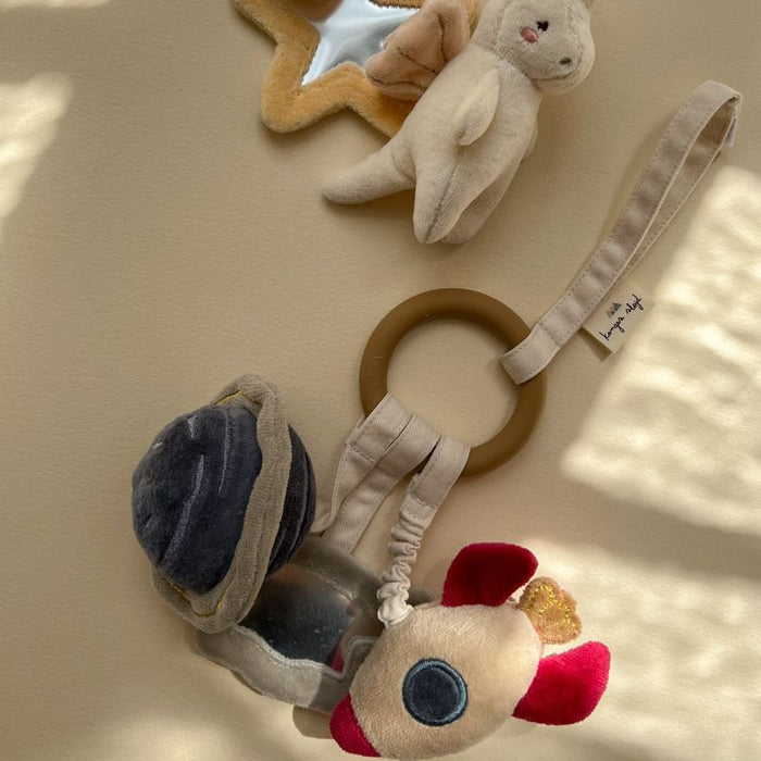 Activity Ring - Space par Konges Sløjd - Baby Shower Gifts | Jourès