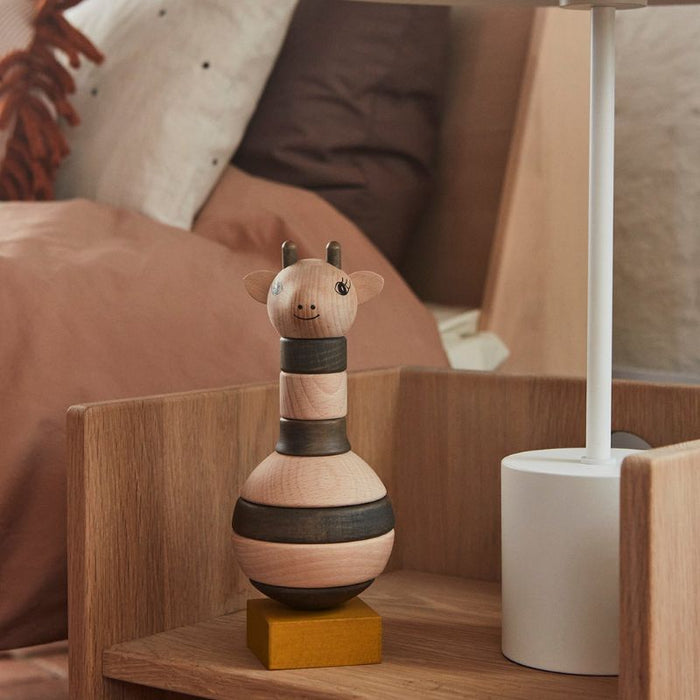 Wooden Stacking Giraffe - Nature / Dark par OYOY Living Design - OYOY Mini | Jourès