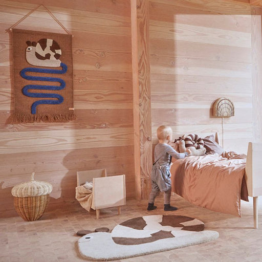 Sally Snail On The Way - Wall Rug - Optic blue par OYOY Living Design - Home Decor | Jourès