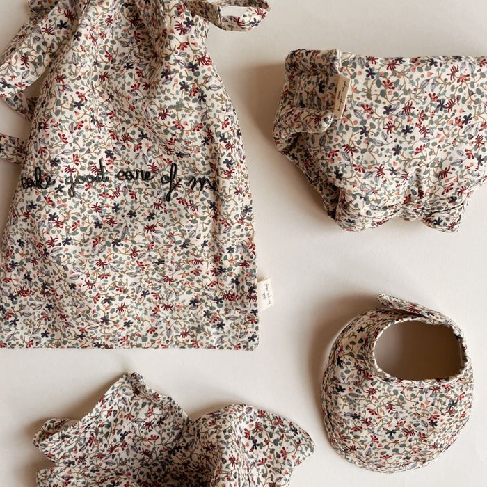 Ensemble accessoires pour poupée - Marché de fleur par Konges Sløjd - Chambre de bébé | Jourès