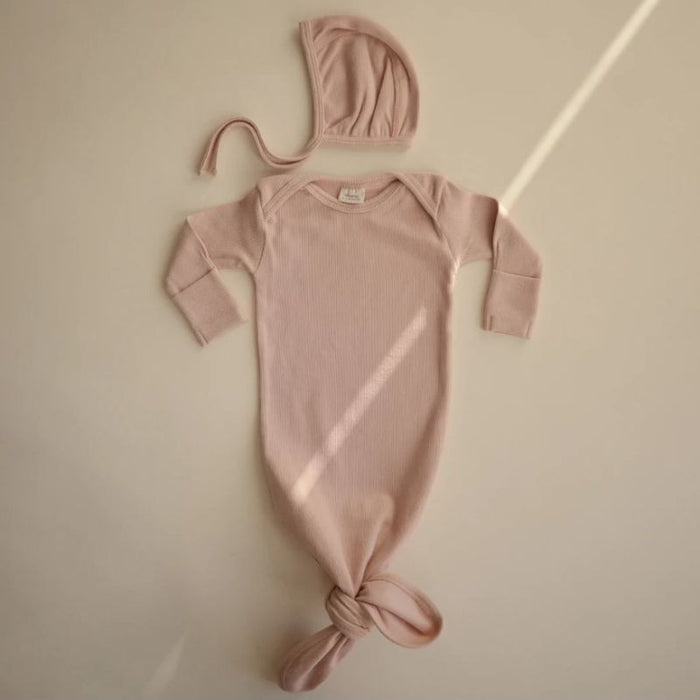 Ribbed Newborn Baby Bonnet - 0-3m - Blush par Mushie - Accessories | Jourès