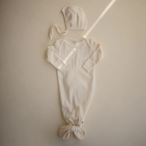 Ribbed Newborn Baby Bonnet - 0-3m - Ivory par Mushie - Sleep | Jourès