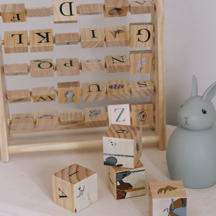 Jeu de cubes en bois - Alphabet par Konges Sløjd - Retour à l'école | Jourès