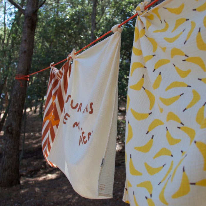 Couvertures d'emmaillotage en mousseline - Ens. de 3 - Sur l'avis de ma mère par Tajinebanane - L'heure du repas | Jourès