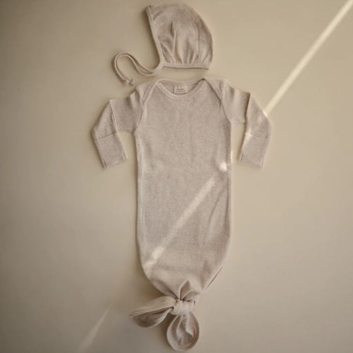 Ribbed Knotted Newborn Baby Gown - 0-3m - Beige melange par Mushie - Sleep | Jourès