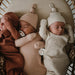 Ribbed Newborn Baby Beanie - 0-3m - Gray Melange par Mushie - Gloves & Hats | Jourès